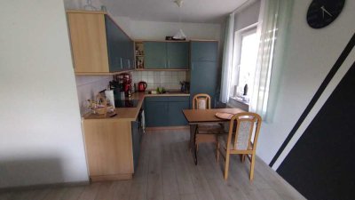 kleine Wohnung mit Terrasse und Stellplatz nahe Neubrandenburg