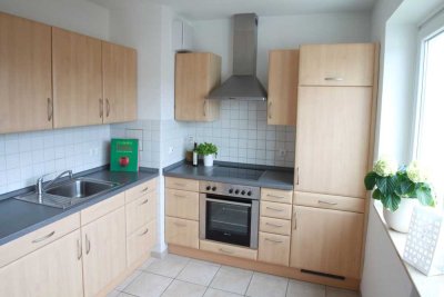3 ZKB Wohnung mit verglastem Balkon und Küche