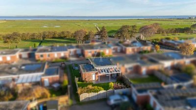 Dem Deich so nah - Ferienbungalow in beliebter Rammsiedlung von Dornumersiel!