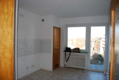 Helle 3-Zimmer-Wohnung im 4. OG mit Balkon in Düren