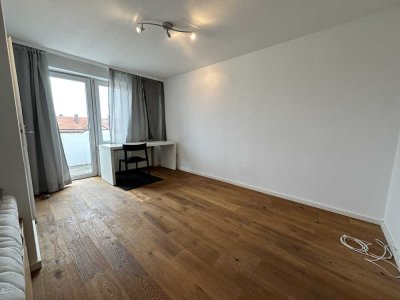 Teilmöbliertes 1,5-Zimmer-Apartment mit Balkon und Einbauküche in München Schwabing-West
