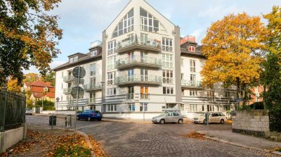 Renovierte 3-Raumwohnung mit großer Wohnküche, EBK, Bad mit Wanne, Tiefgaragen-Stellplatz in Dresden