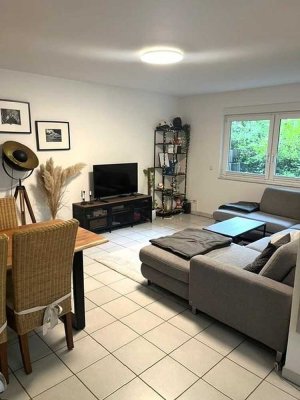 Hochwertige 2,5-Zi.-Whg. mit Einbauküche u. Terrasse in modernem 4-Fam.-Haus, Bestwohnlage Groovnähe