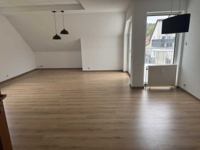 Geräumige 4-Zimmer Maisonette-Wohnung mit Balkon in Goldbach