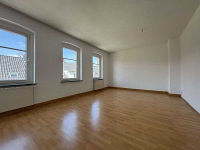 schöne kleine 3 Raumwohnung in ruhiger Hausgemeinschaft suchst Sie ;-)