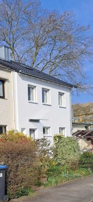 Charmantes Reiheneckhaus mit 5 Zimmern in Bonn-Bad Godesberg