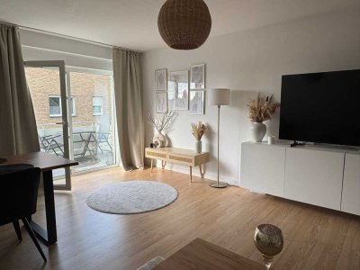 Helle Zwei Zimmer Wohnung mit Balkon