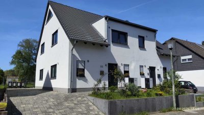 Frischgebaute 4,5-Raum Doppelhaushälfte mit vielen Vorteilen in Bottrop-Süd