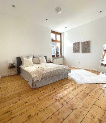 Charmante Altbauwohnung 4 Zimmer 140qm mit kleinem Balkon Eigennutz oder Kapitalanlage