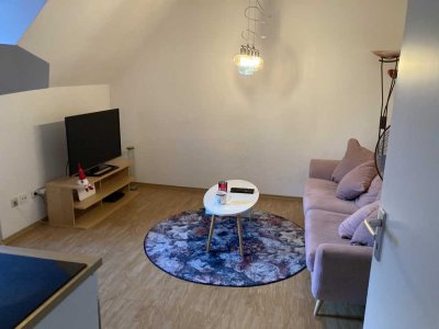 Helle 2-Zimmer Wohnung im 3. OG in Augsburg Innenstadt