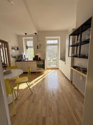Möblierte Altbau-Untermiete nahe Peterskirche – 2,5-Zimmer Wohnung mit Balkon – sofort verfügbar