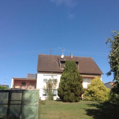 Ruhige 4 Zimmer EG-Wohnung 2 Balkone