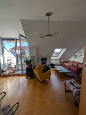Wunderschöne 2-Raum-Dachgeschosswohnung mit Feldblick und Balkon