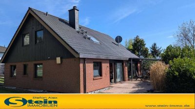 Schönes EFH mit großem Garten, überdachtem Freisitz, Wellnessbereich, Garage und Fernsicht. Topp!
