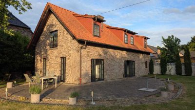 Einfamilienhaus mit Niederrhein-Flair (Wärmepumpe, bezugsfertig, Grenze Voerde Friedrichsfeld)