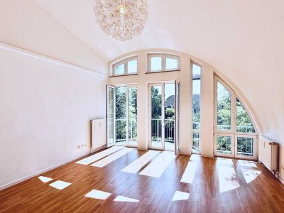 Helle Maisonette-Wohnung mit 3 Zimmern und Balkon in Nauen