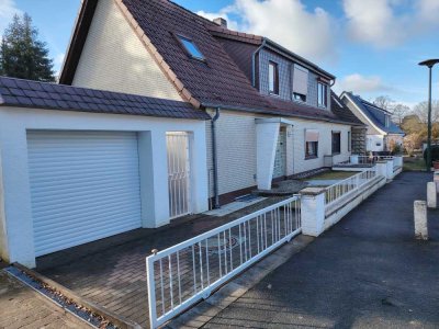 Attraktive und sehr gepflegte Doppelhaushälfte, sehr ruhig gelegen