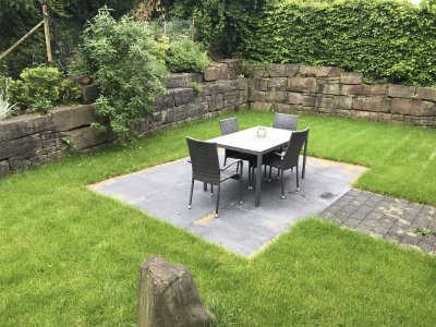 Bungalow mit großer integrierter Garage sowie 2 Terrassen und Garten, rollstuhlgerecht
