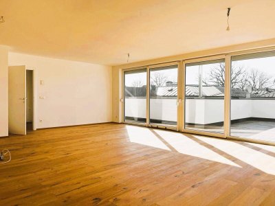 Zeitlose Dachterrassen-Wohnung mit Großstadtflair im Zentrum von Oberndorf