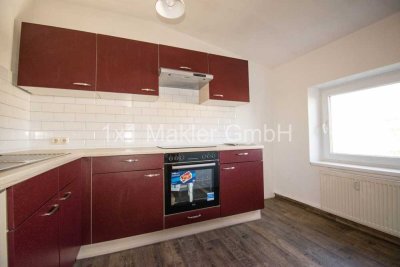 4 Raum Wohnung mit Balkon und Einbauküche