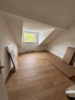 Kernsaniertes Denkmal, Erstbezug  – einzelnes WG Zimmer in Loft-Wohnung mit Dachterrasserrasse