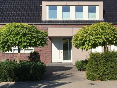 125m²-Erdgeschosswohnung in Zwei-Familienhaus in ruhiger Lage mit Garten aus dem Baujahr 2012