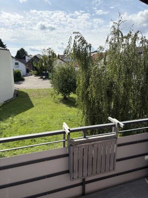 Geschmackvolle 2,5-Zimmer-Dachgeschosswohnung mit Balkon und EBK in Ilsfeld