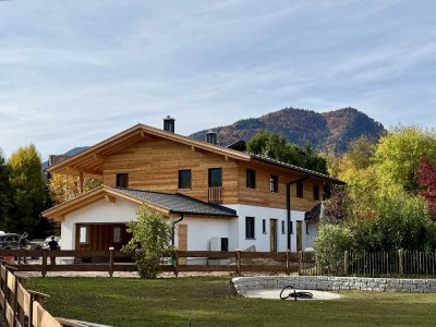 Erstbezug ! Außergewöhnliche und luxuriöse Haushälfte in bester Lage