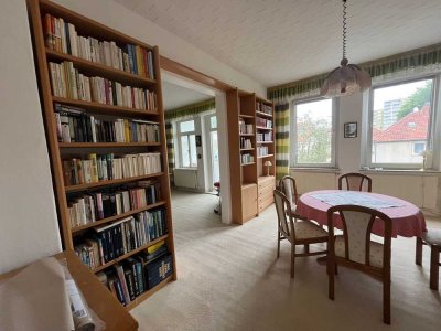 Großzügige und helle 4-Zimmer-Wohnung mit Einbauküche, Balkon und Wintergarten in Braunschweig