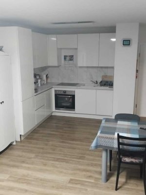 2-Zimmer Wohnung im 5. OG mit Balkon direkt am Mix Markt