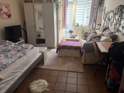 Bezugsfrei zum Wintersemester! Kompaktes Apartment in absoluter Top-Unilage + Tiefgaragenplatz