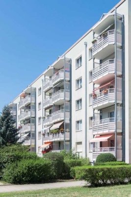 Sofort bezugsfertige 3-Raum-Wohnung mit neuer Einbauküche