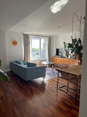 Zwischenmiete (01.09-26.12): Zentrale Maisonette mit Balkon: 2 Etagen, voll möbliert