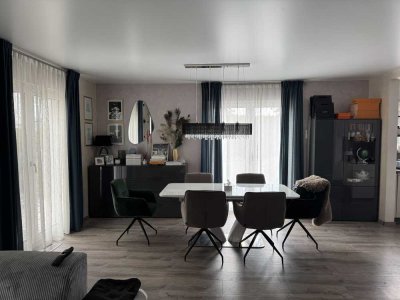 Freundliche 4-Zimmer-Doppelhaushälfte mit gehobener Innenausstattung und EBK in Lehrensteinsfeld