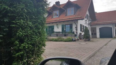 Exklusive 4-Raum-Wohnung mit Einbauküche und Wintergarten in Mammendorf