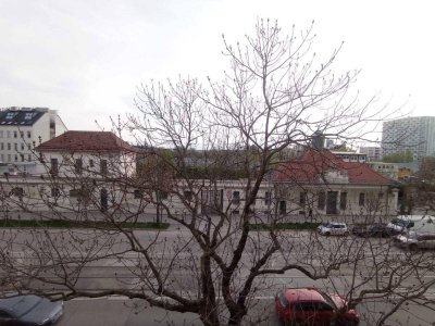 ERSTBEZUG ! sehr helle, wunderschöne Stilaltbauwohnung nähe Dresdner Straße - Taborstraße - Augarten gelegen!