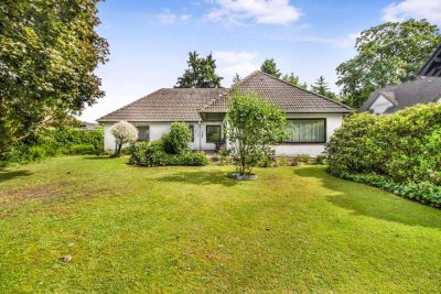 Bremen-Oberneuland: großzügiges freist. Einfamilienhaus mit 5 Zimmern, großem Grundstück und Garage
