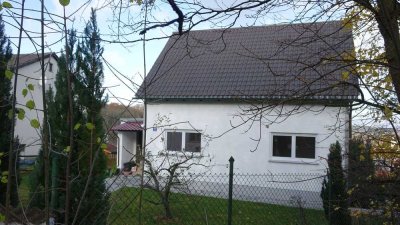 Schönes Einfamilienhaus mit großem Garten und alten Obstbäumen in Lappersdorf