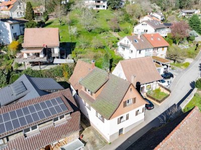 Idyllisches Anwesen mit Ausbaupotenzial - Haus mit Scheune in idyllischer Umgebung