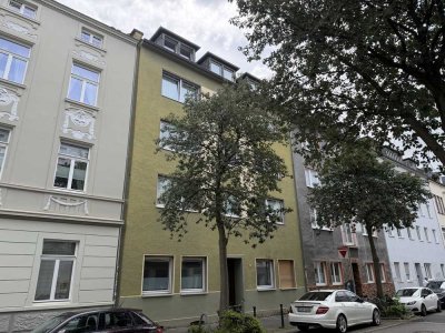 Lukrative Kapitalanlage in Düsseldorf-Oberbilk. Sanierte 2,5-Zimmerwohnung mit Balkon
