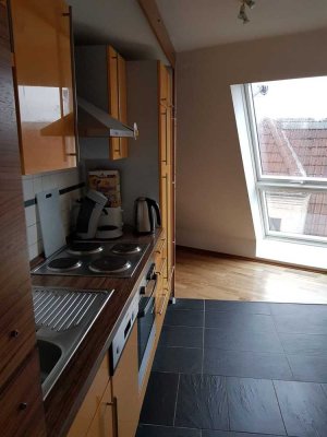 Helle Dachgeschosswohnung mit offener Raumteilung / Loft-Charakter