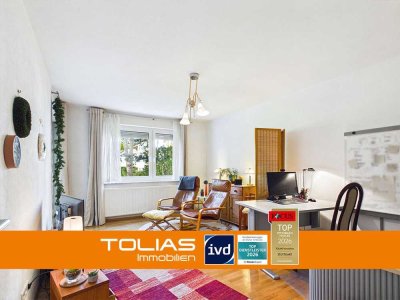 Feierabend auf Westkurs: sanierte 2-Zimmer-Wohnung mit Loggia und Grünblick in Weilimdorf