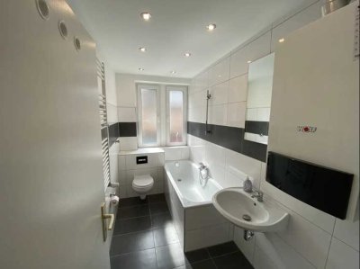 Helle, sanierte, voll möblierte Wohnung in sehr guter Lage