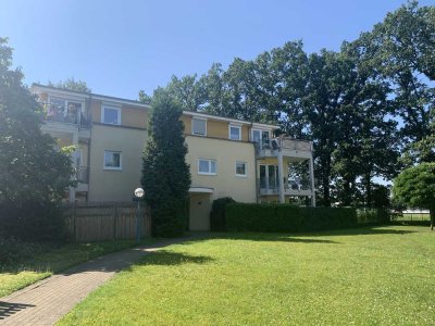 Leben wie in Ascot: Idyllische Gartenwohnung DIREKT an der Pferderennbahn!