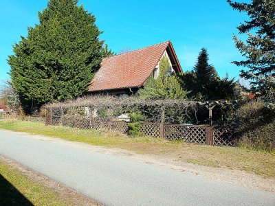 Leerstehendes Einfamilienhaus auf großem Grundstück mit Baulandreserve