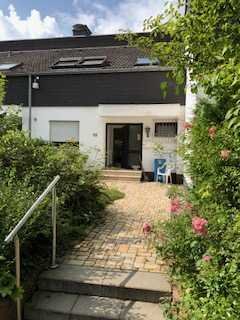 Geräumiges und renoviertes 4-Zimmer-Haus zur Miete in Oberursel