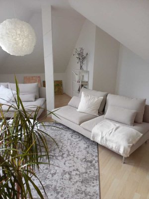 Freundliche 5-Zimmer-Maisonette-Wohnung mit Balkon und EBK