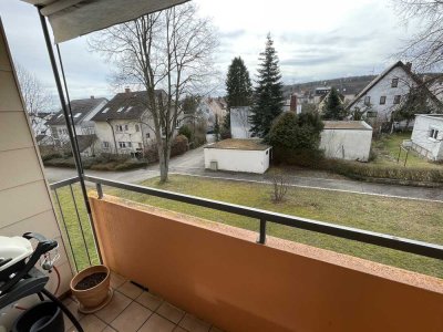 Sehr gut geschnittene 2-Zimmer-Wohnung mit Balkon, Einbauküche und Garage in Leinfelden