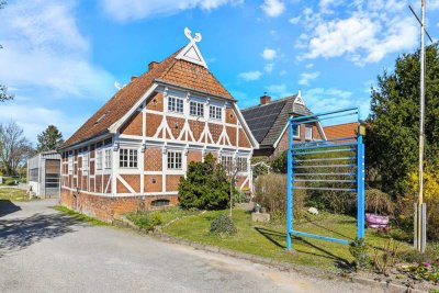 Denkmalgeschütztes Fachwerkhaus mit Potenzial und eigener Werkstatt!