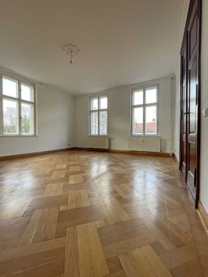 Perfektes Zuhause im Grünen: Große 4-Zimmerwohnung in begehrtem Villenviertel in Eberswalde